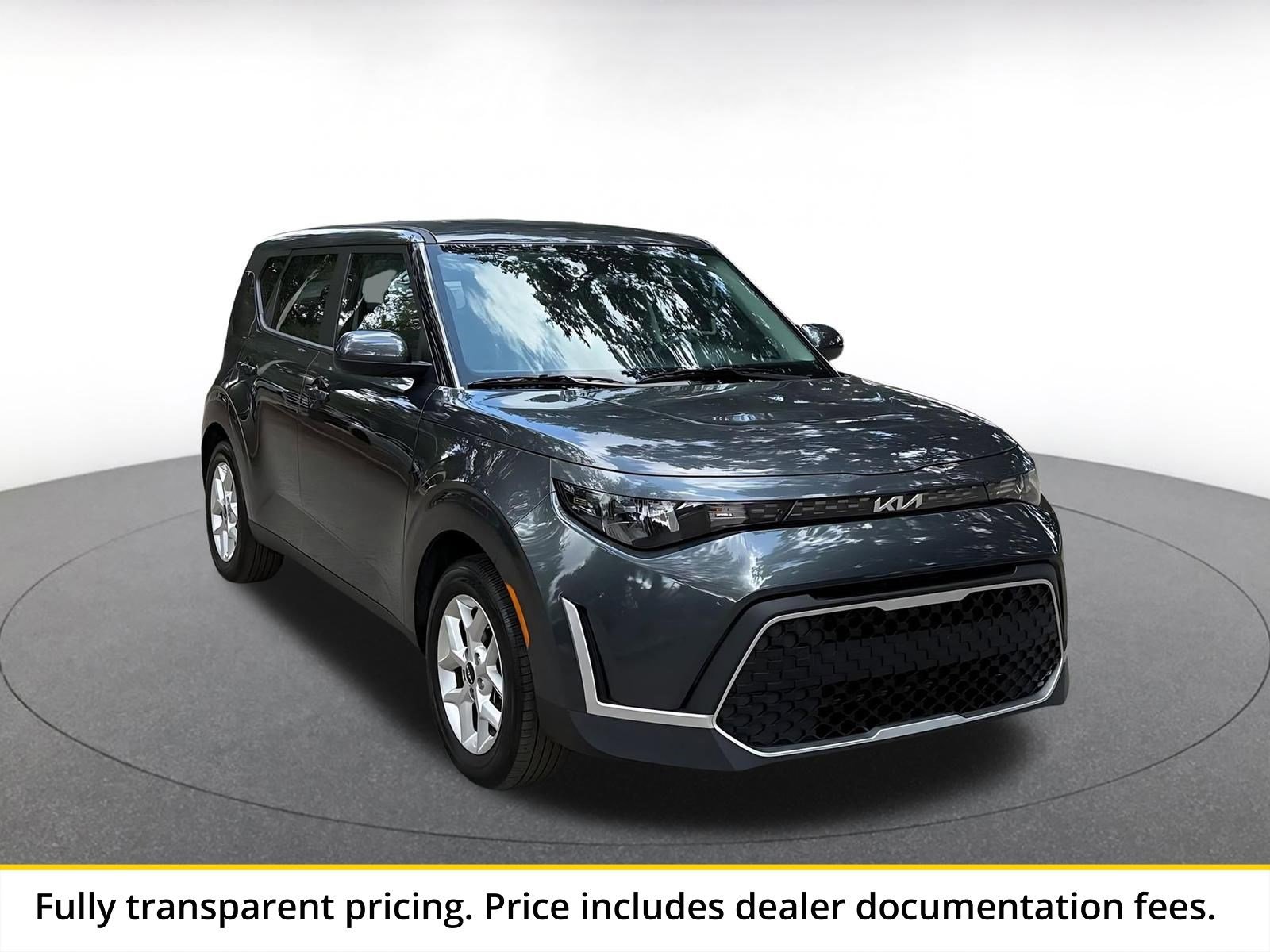 Used 2025 Kia Soul LX w/ LX Technology Package FWD image 1