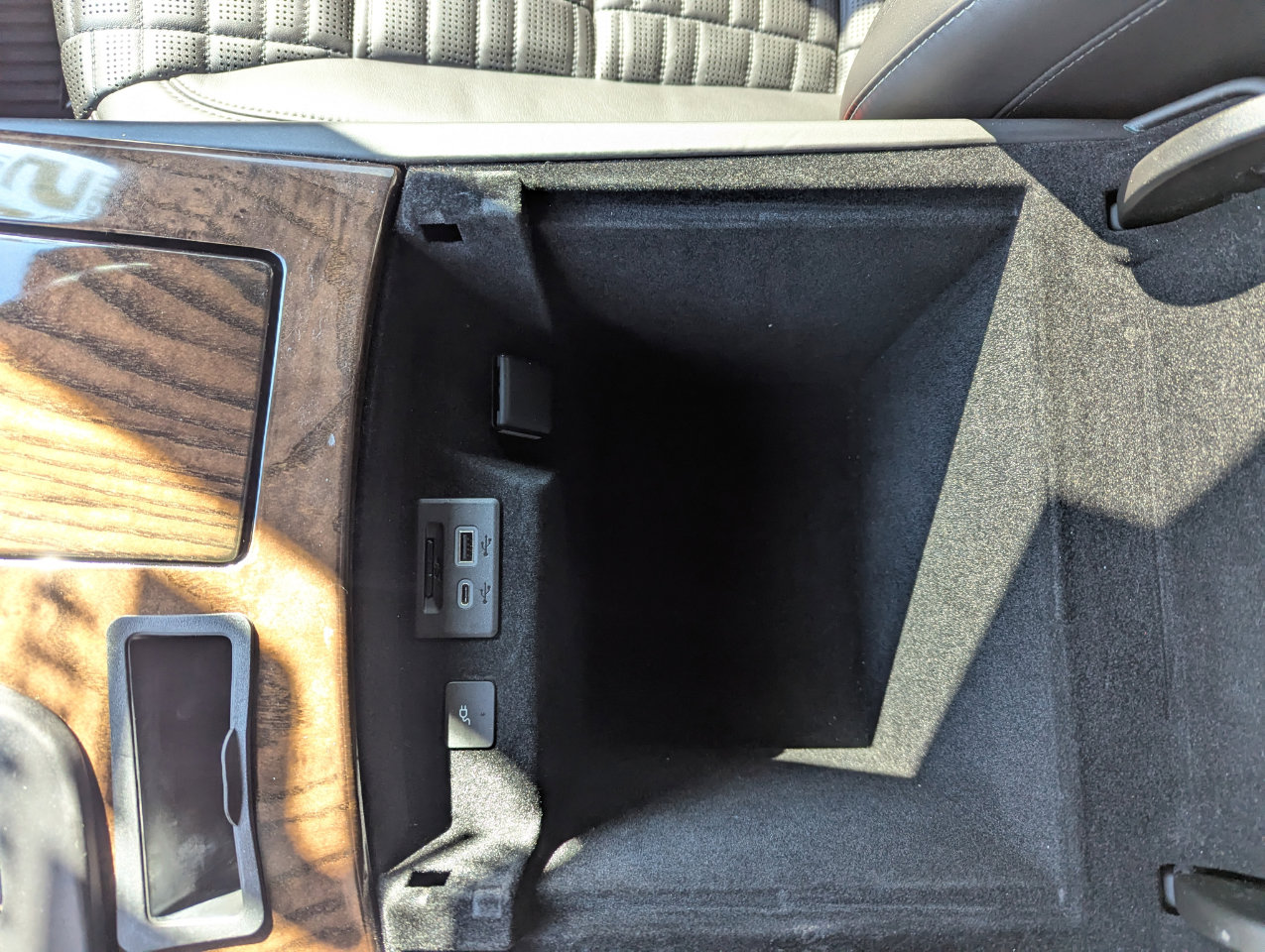 Used 2022 Cadillac Escalade ESV Sport Platinum AWD/4WD image 33