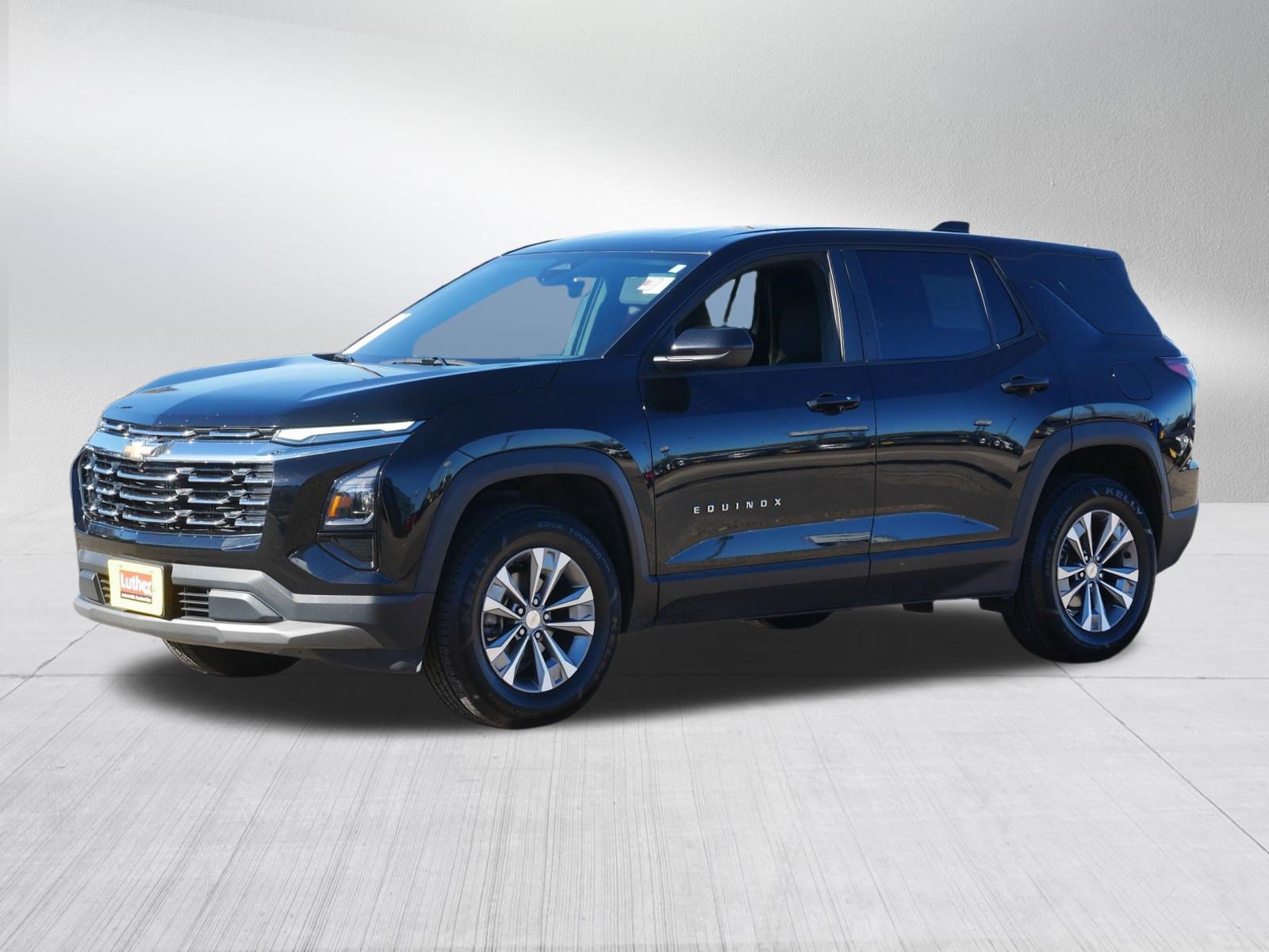 Used 2025 Chevrolet Equinox LT AWD/4WD image 3