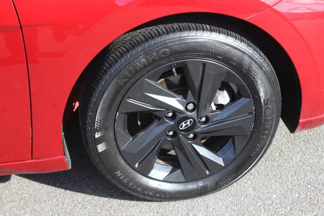 Used 2023 Hyundai Elantra SEL FWD image 32