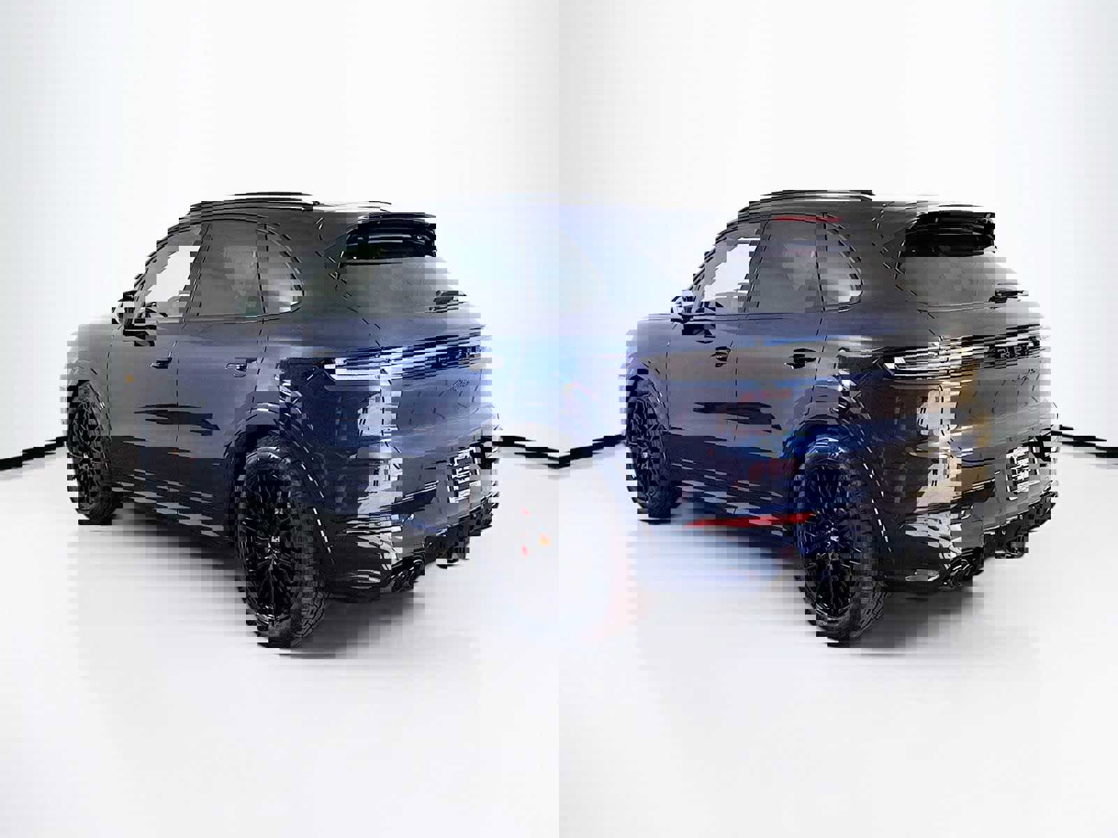 New 2026 Porsche Cayenne GTS image 3