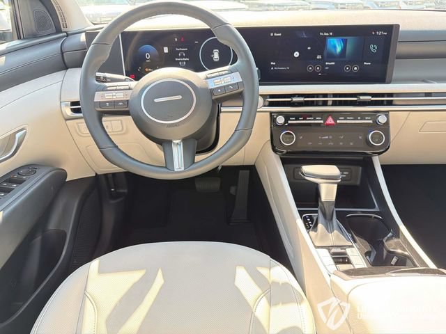 New 2026 Hyundai Tucson SEL FWD image 12