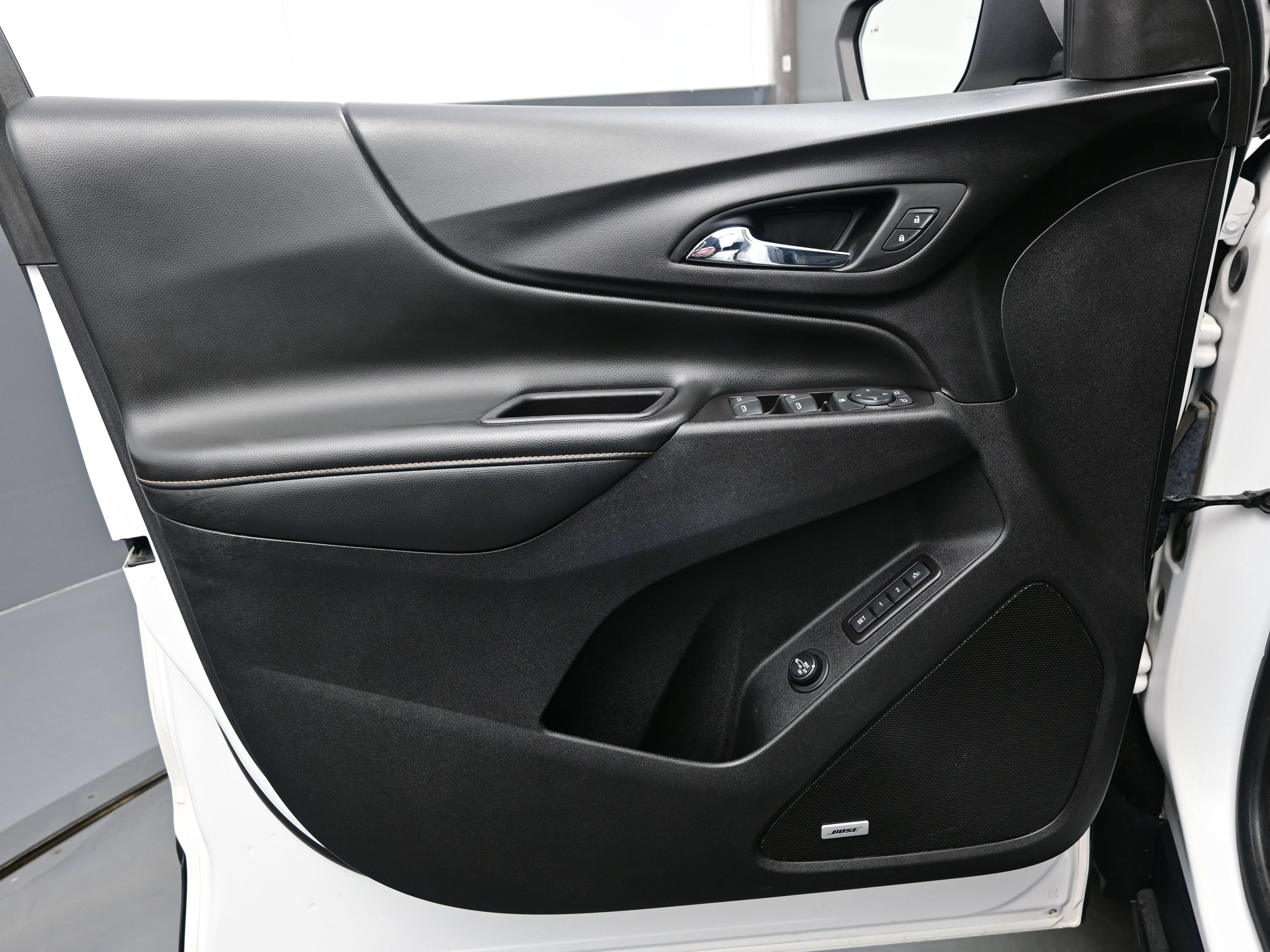 Used 2019 Chevrolet Equinox Premier AWD/4WD image 9
