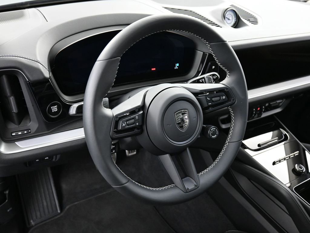 Certified 2025 Porsche Cayenne Turbo AWD/4WD image 17