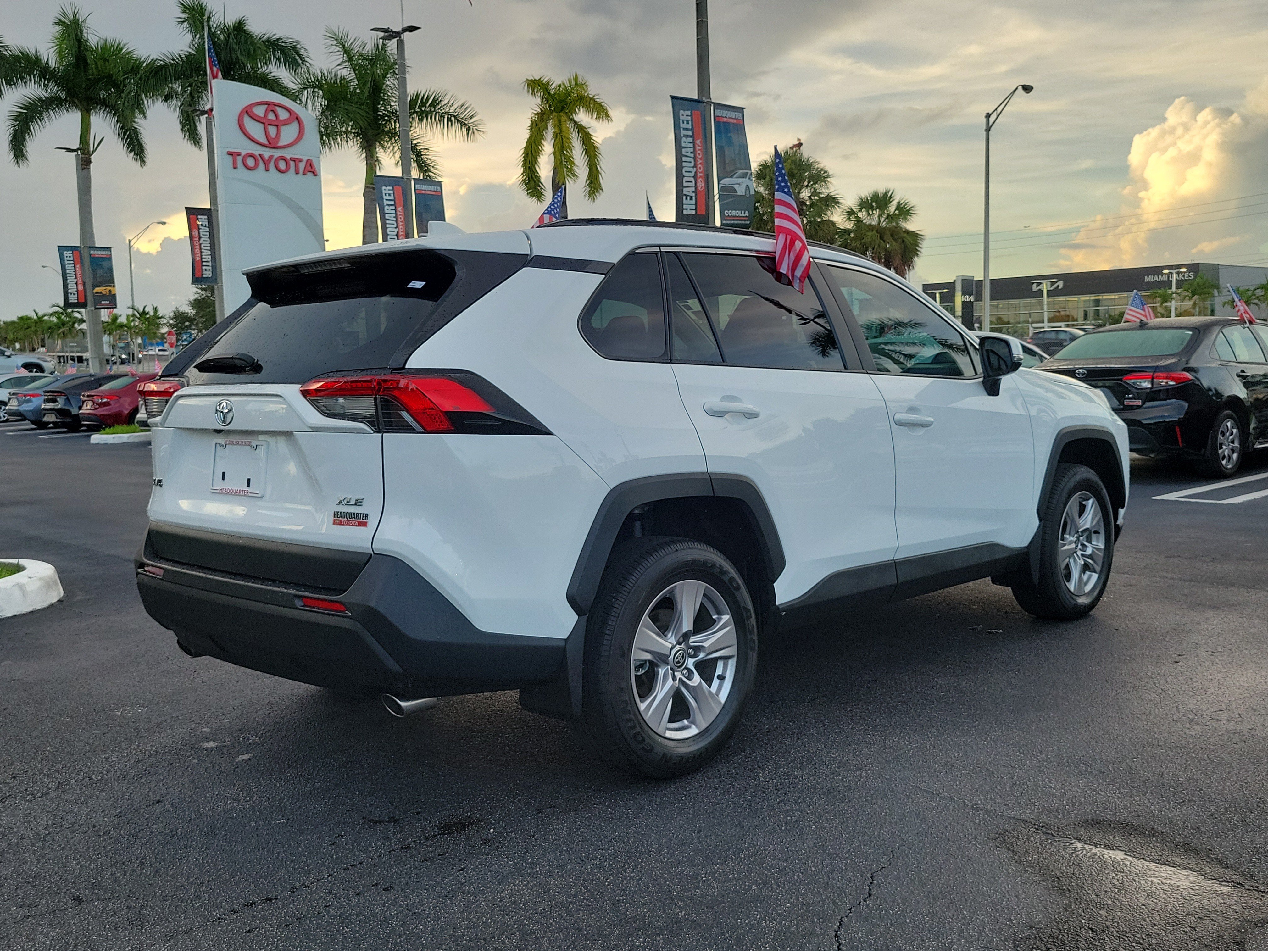 Used 2025 Toyota RAV4 XLE w/ Convenience Package FWD image 12