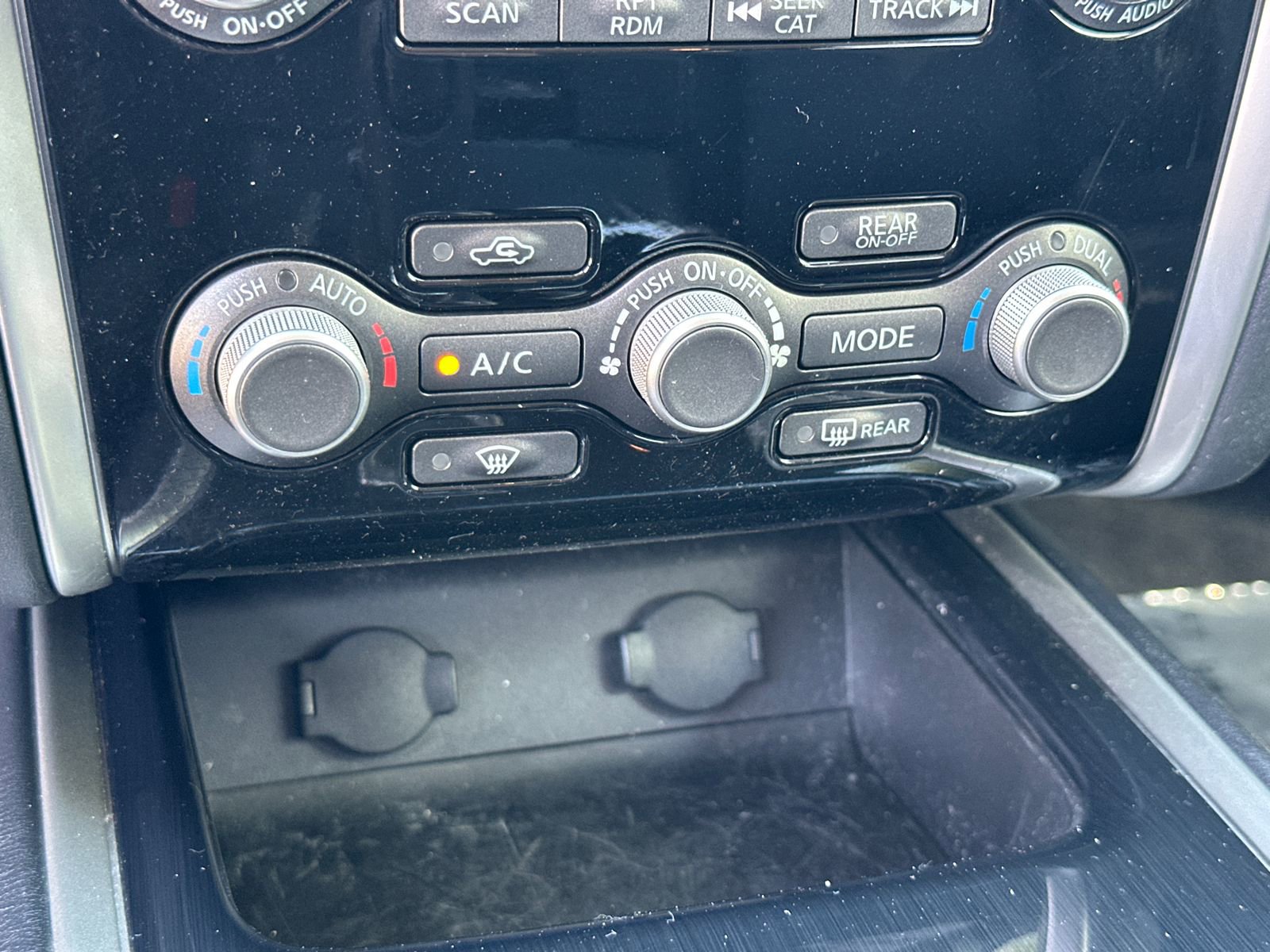 Used 2017 Nissan Pathfinder SV w/ SV Tech Package image 30