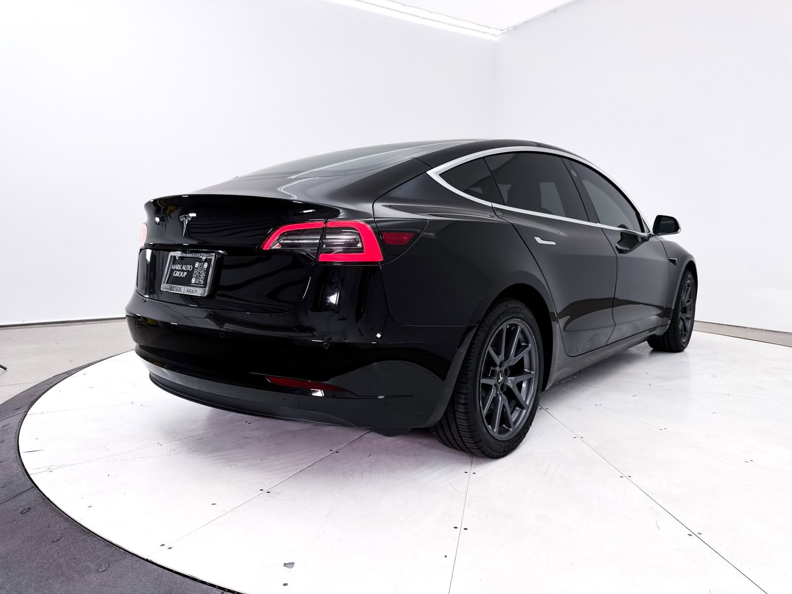 Used 2020 Tesla Model 3 Standard Range Plus RWD image 18