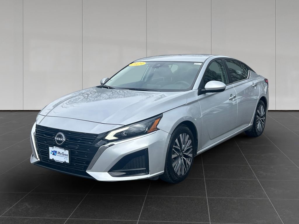 Used 2023 Nissan Altima 2.5 SV image 1