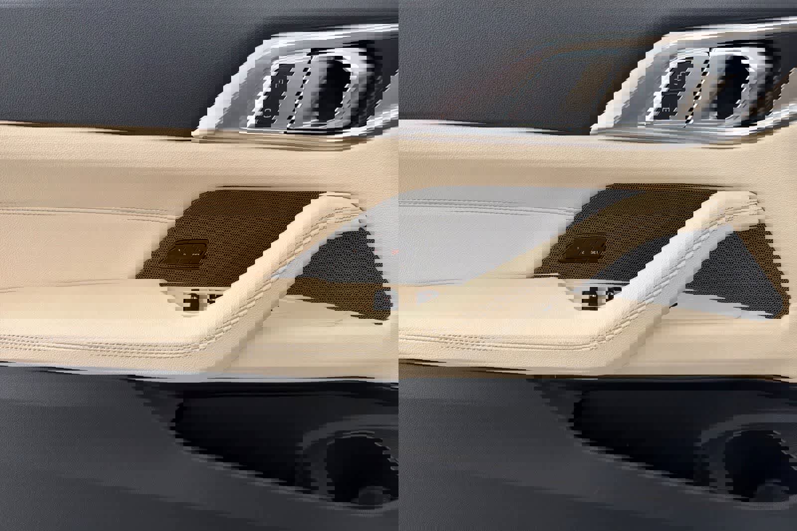 Used 2023 BMW M440i Convertible w/ Premium Package image 15