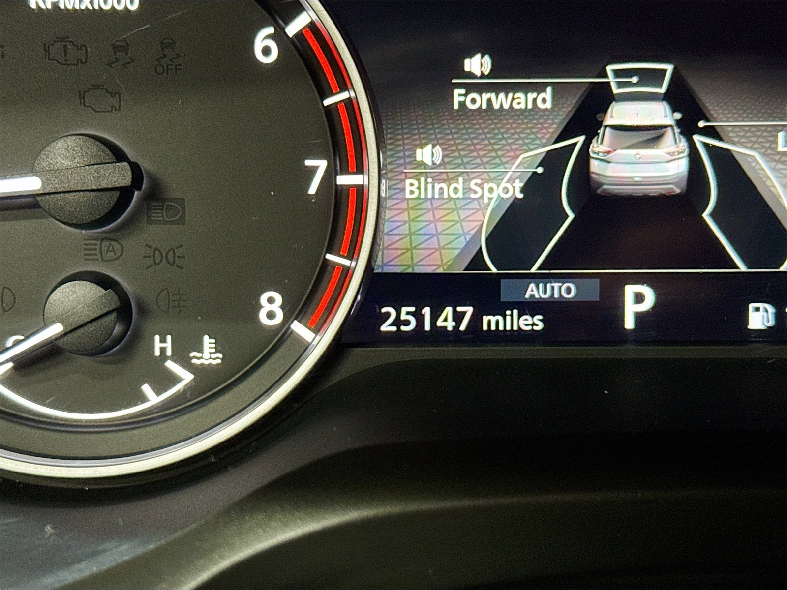 Used 2023 Nissan Rogue SV image 12