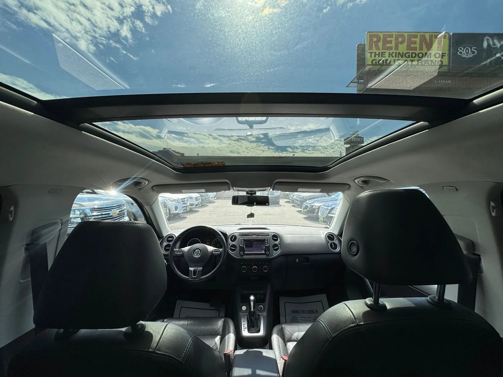 Used 2017 Volkswagen Tiguan SEL image 18