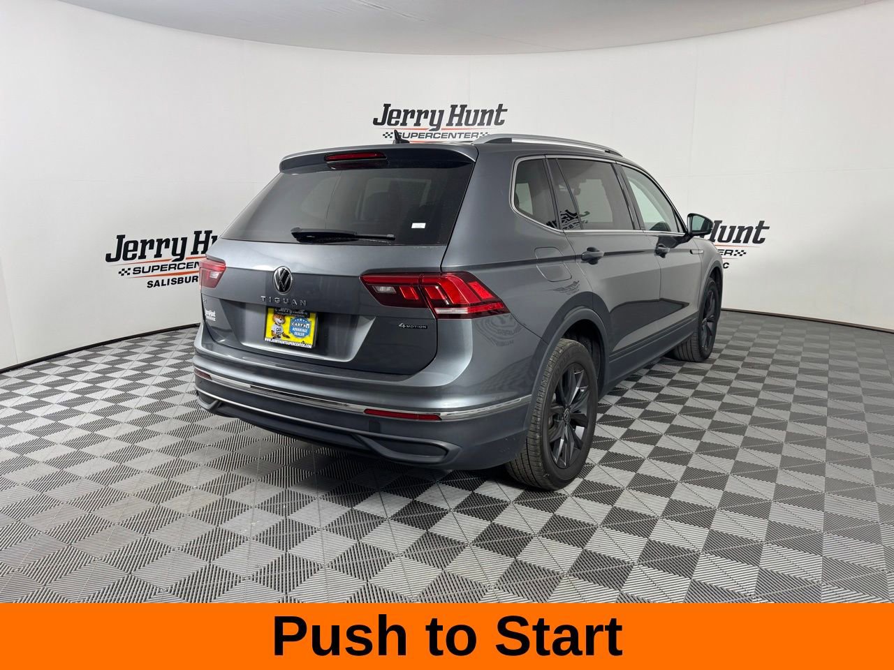 Used 2024 Volkswagen Tiguan SE image 7