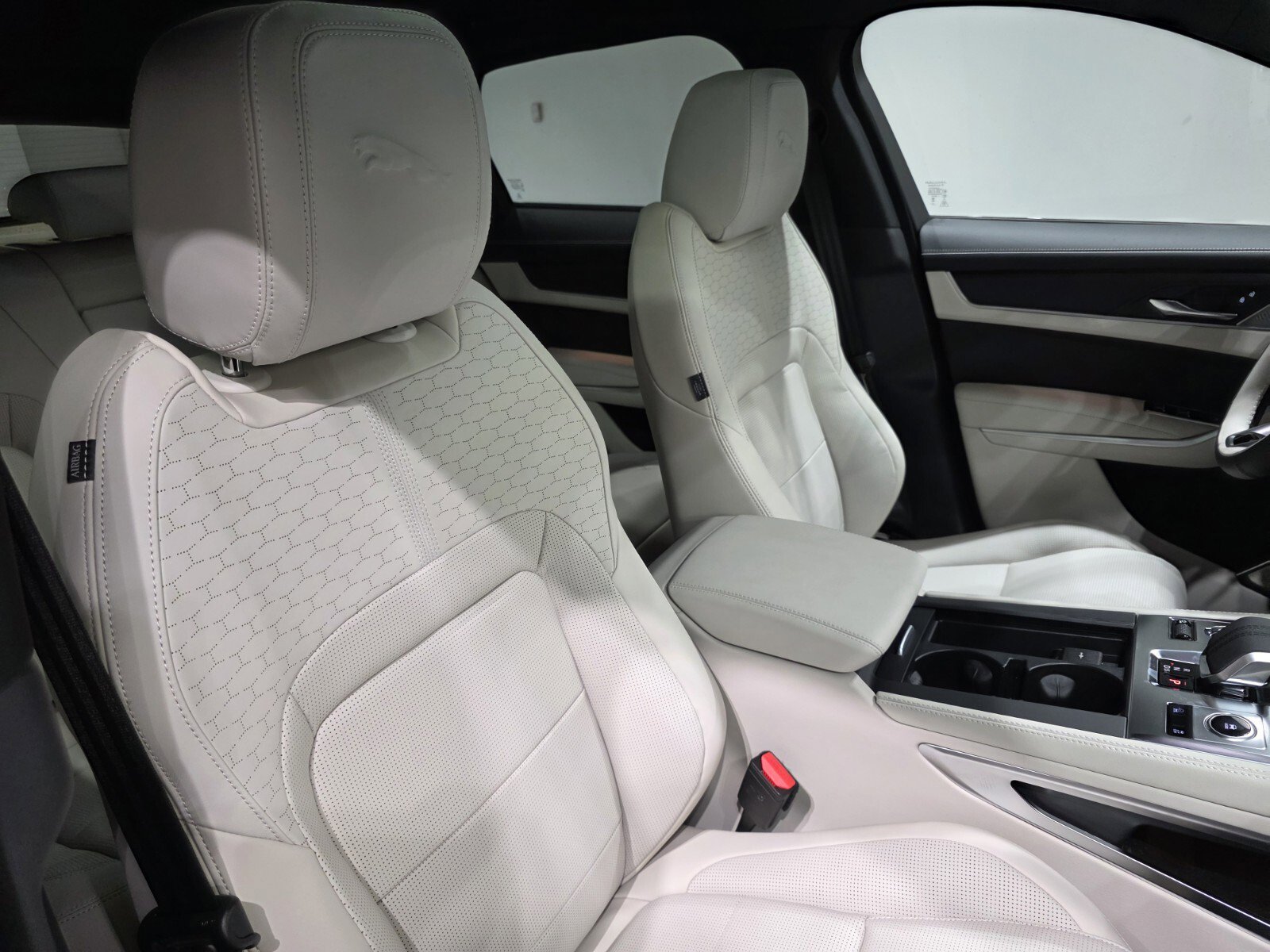New 2026 Jaguar F-PACE R-Dynamic S image 24