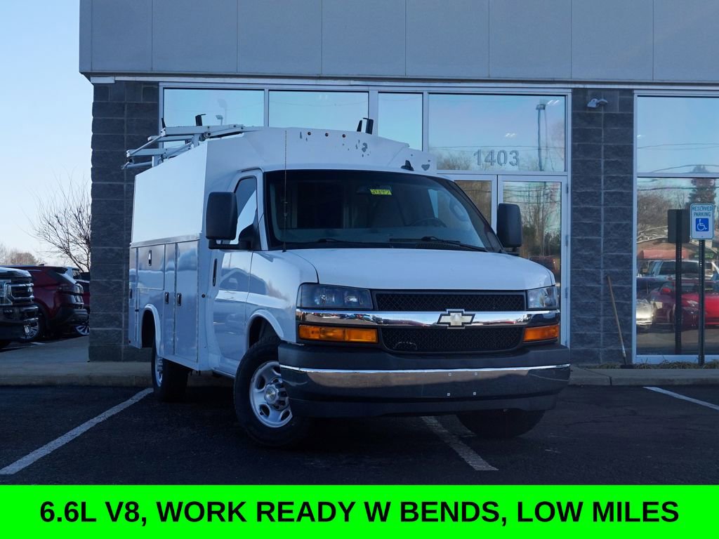 Used 2022 Chevrolet Express 3500 w/ Power Convenience Package RWD image 1