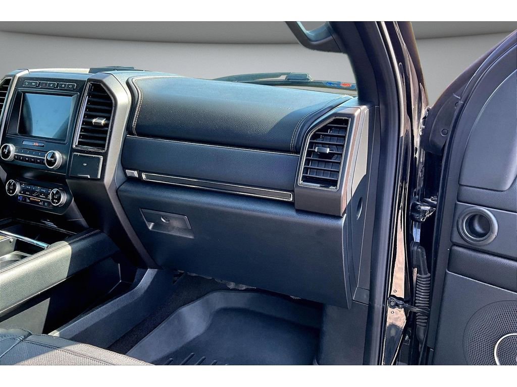 Used 2020 Ford Expedition Limited w/ Equipment Group 302A AWD/4WD image 18