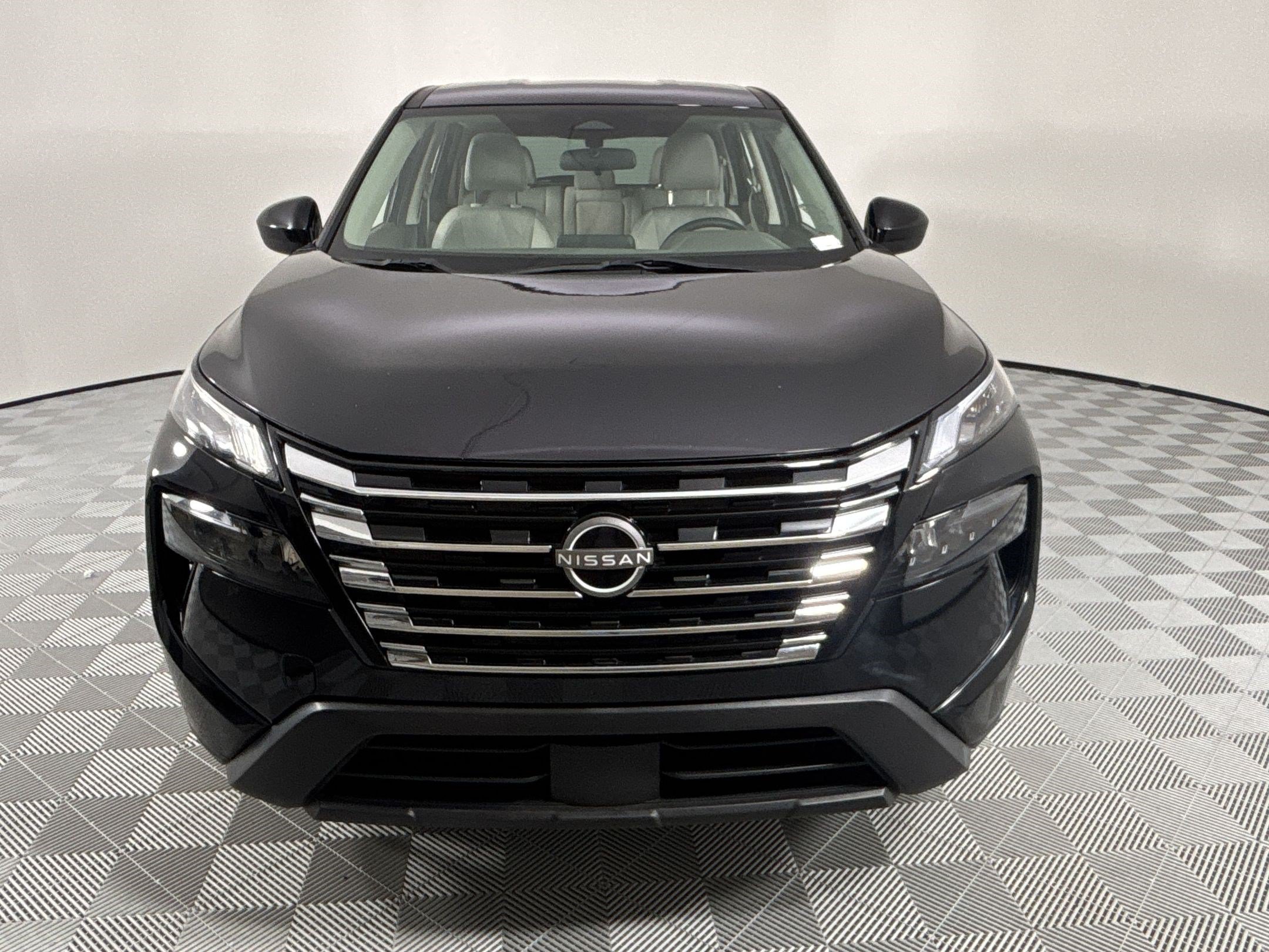 Used 2024 Nissan Rogue SV FWD image 6