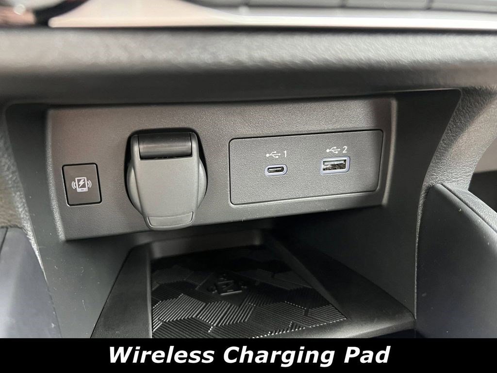 Certified 2025 Nissan Versa SR w/ Trunk Package FWD image 9