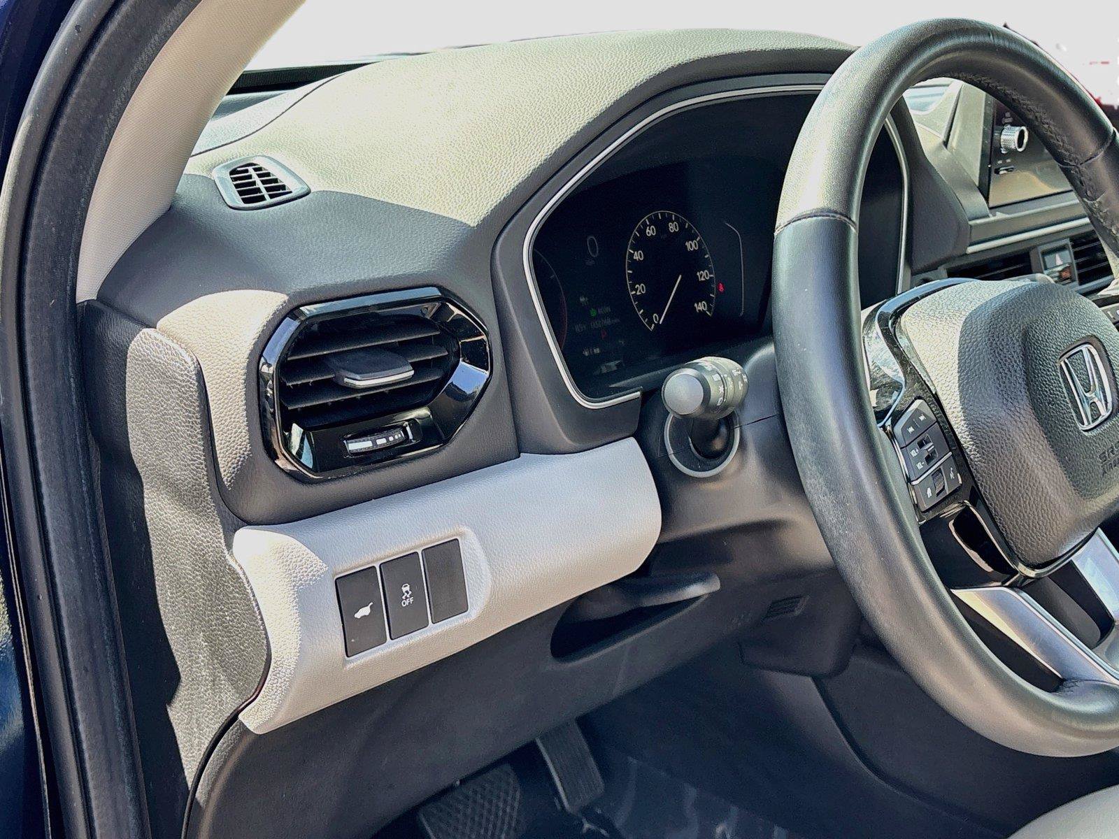 Used 2024 Honda Pilot Touring image 10