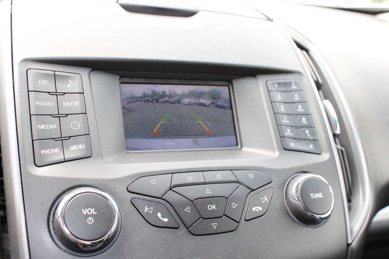 Used 2016 Ford Edge SE AWD/4WD image 16