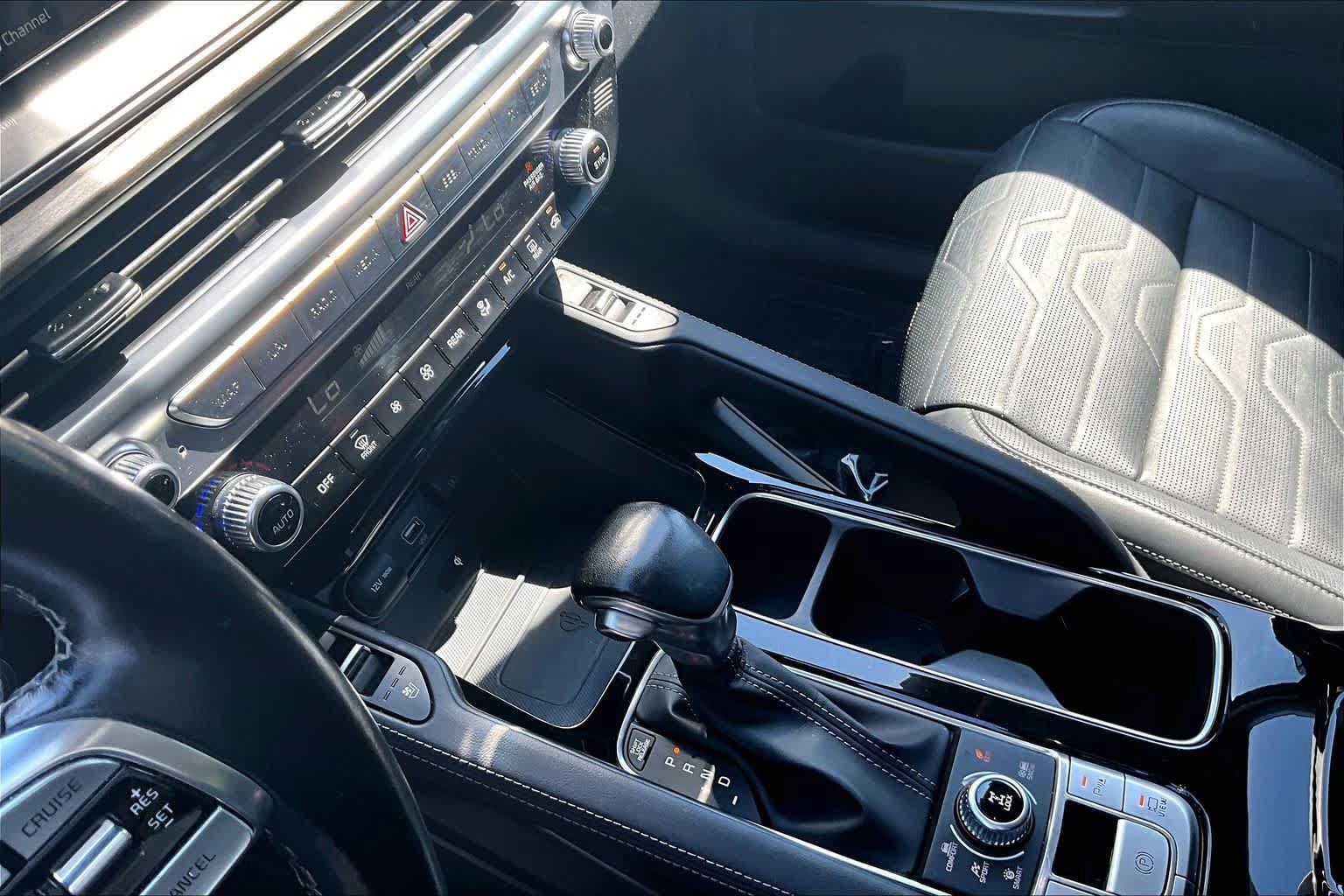 Used 2022 Kia Telluride SX w/ SX Prestige Package AWD/4WD image 17