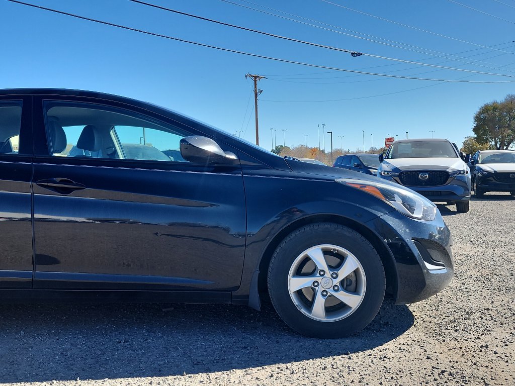 Used 2015 Hyundai Elantra SE image 4