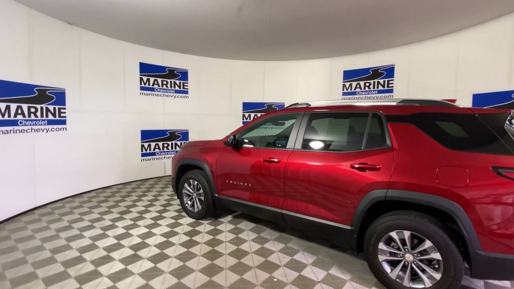 Used 2025 Chevrolet Equinox LT w/ Convenience Package II FWD image 8