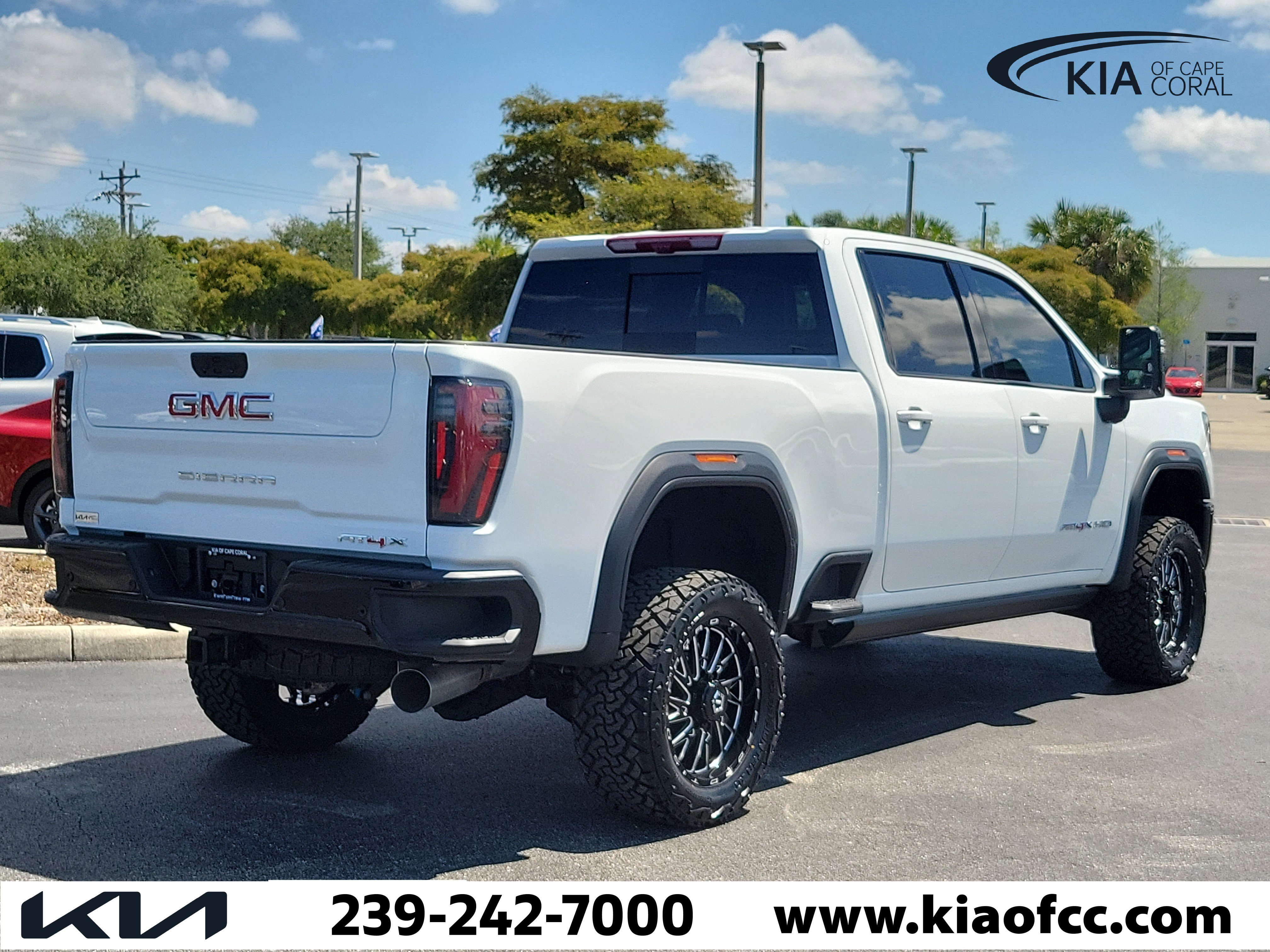 Used 2026 GMC Sierra 2500 AT4X AWD/4WD image 5