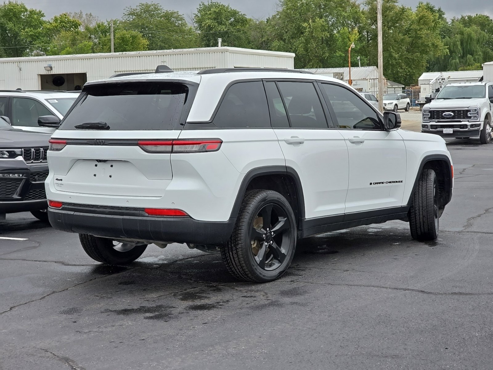Used 2023 Jeep Grand Cherokee Altitude AWD/4WD image 53