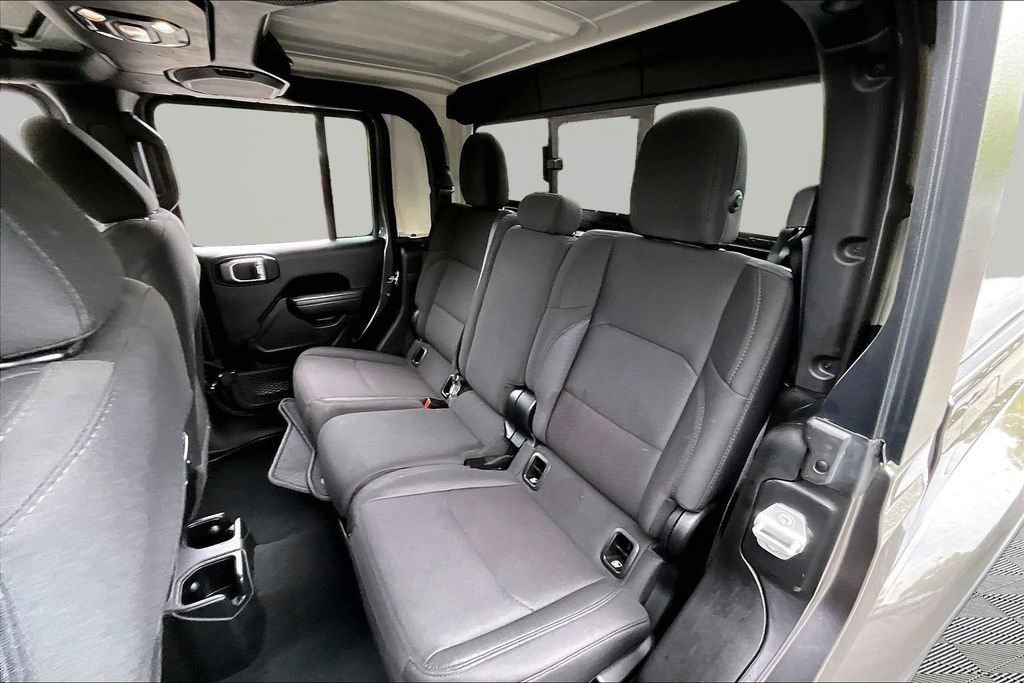 Used 2022 Jeep Gladiator Sport AWD/4WD image 19