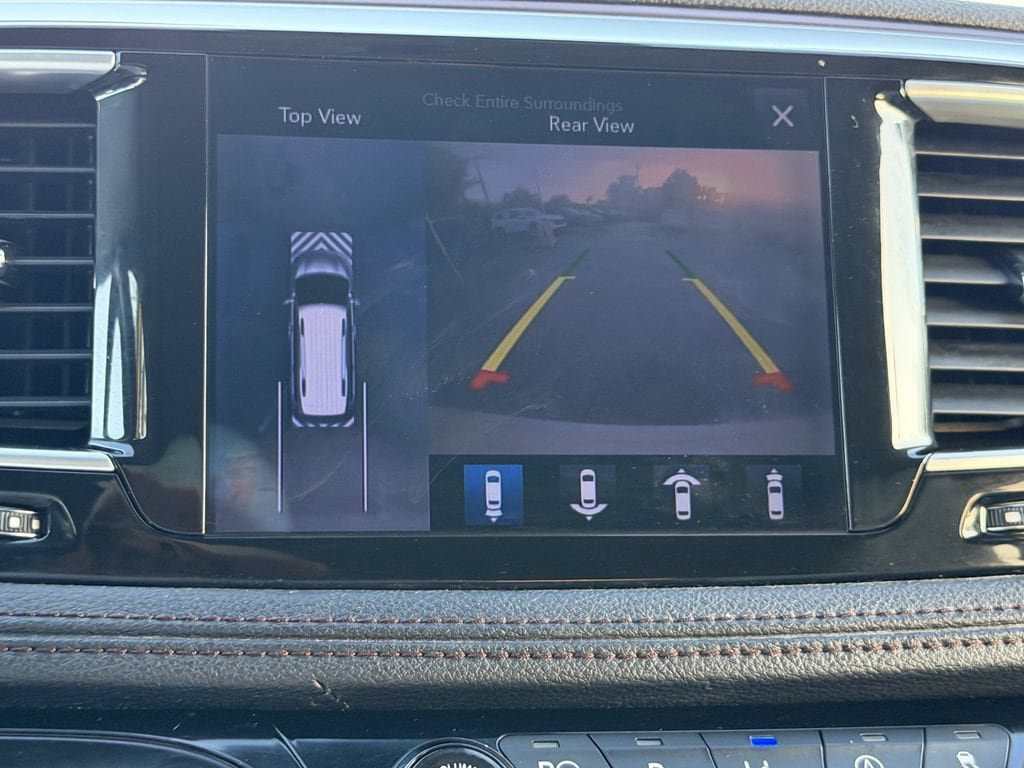 Used 2017 Chrysler Pacifica Limited FWD image 21