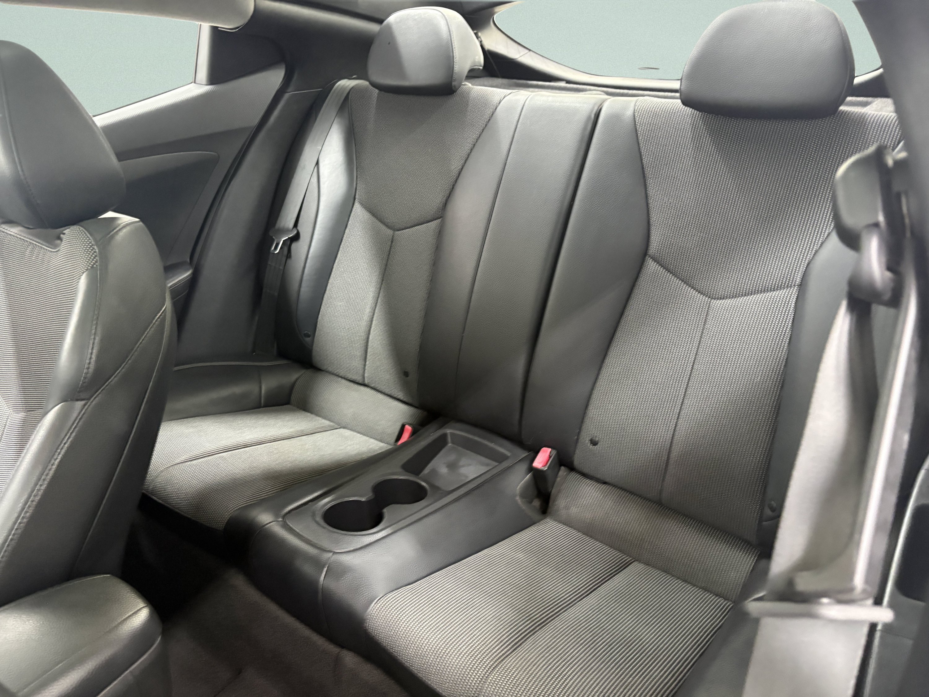 Used 2013 Hyundai Veloster w/ Style Pkg FWD image 11
