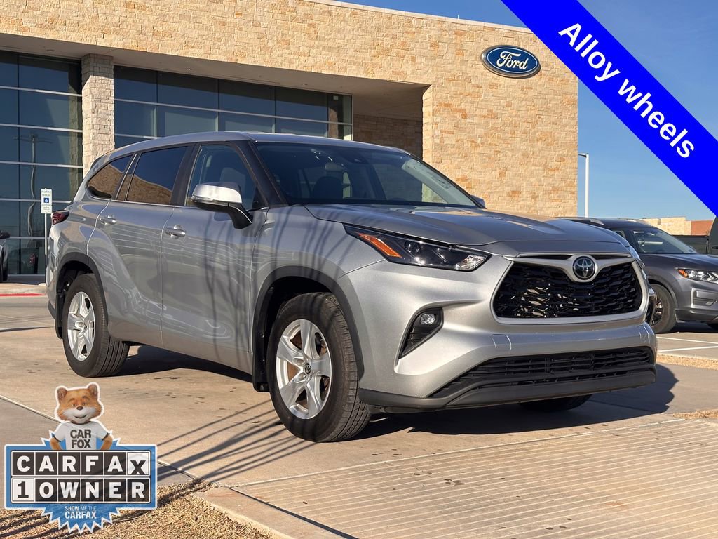 Used 2024 Toyota Highlander LE image 17