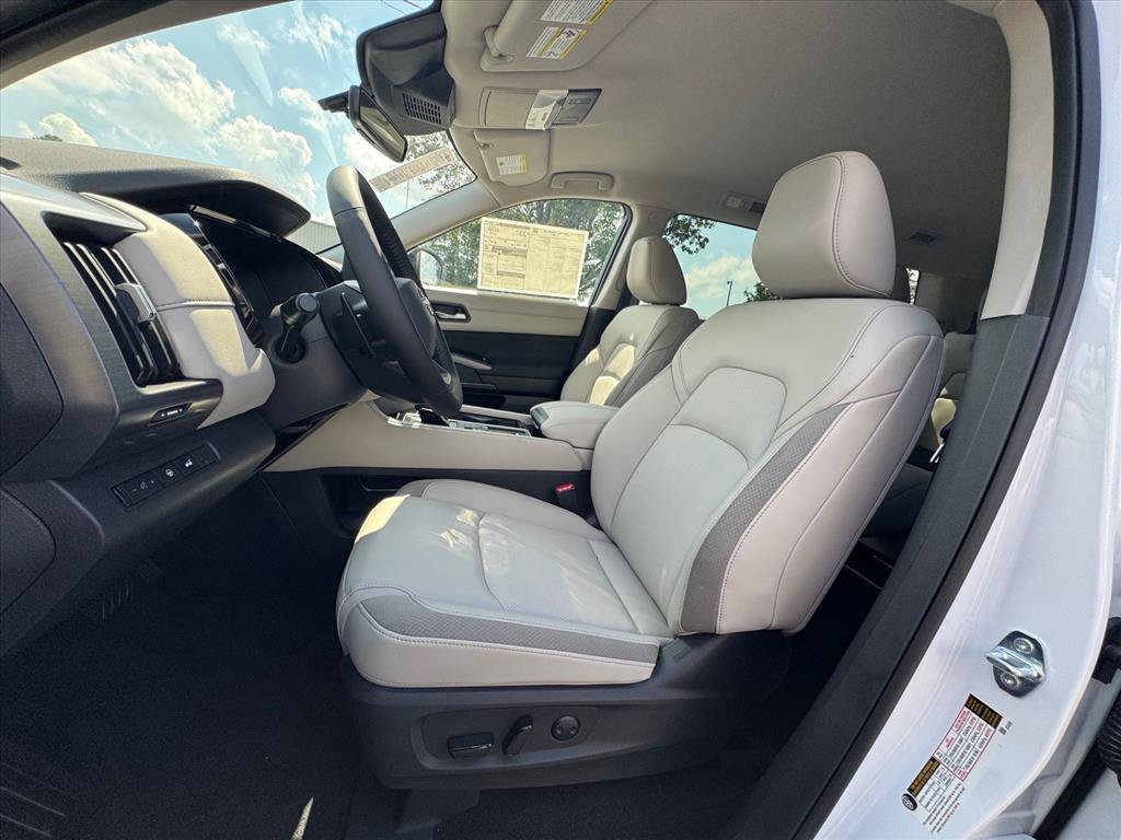 New 2026 Nissan Pathfinder SL FWD image 18