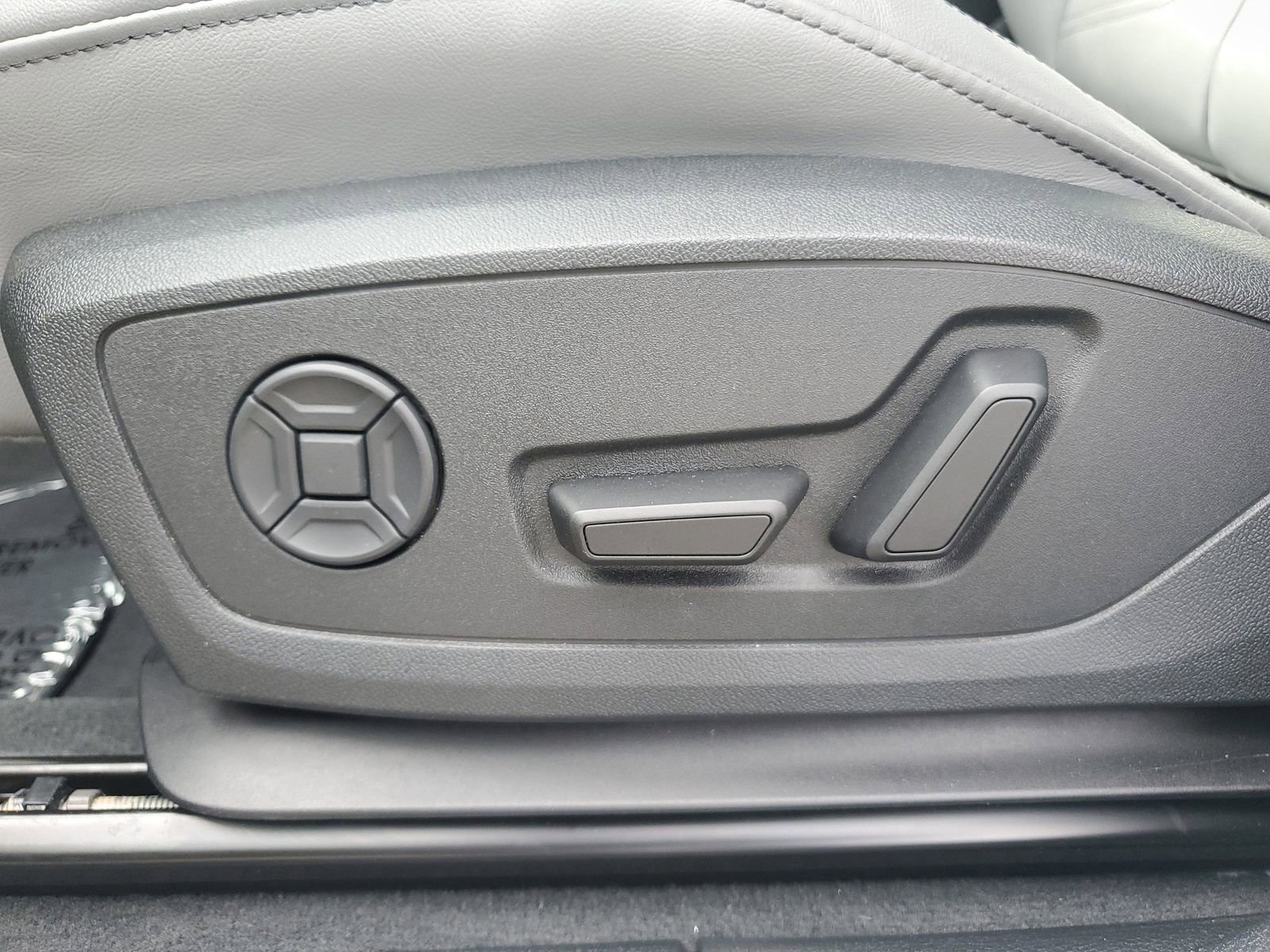 Used 2025 Audi Q3 2.0T Premium w/ Convenience Package AWD/4WD image 23