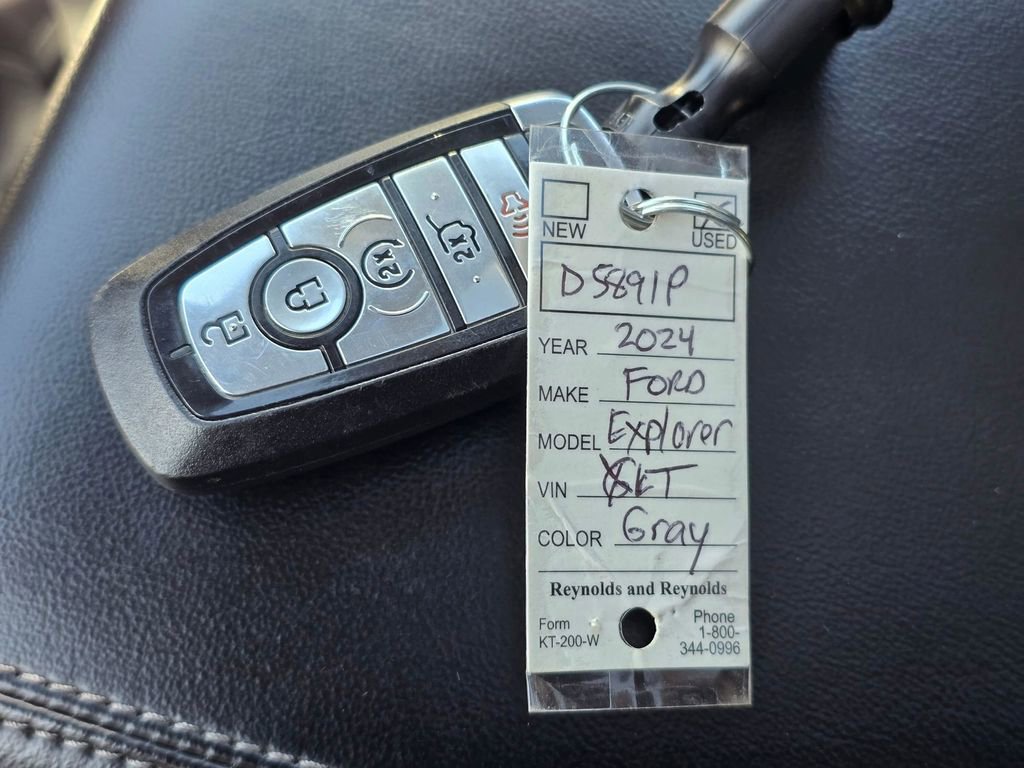 Used 2024 Ford Explorer XLT w/ Equipment Group 202A AWD/4WD image 36