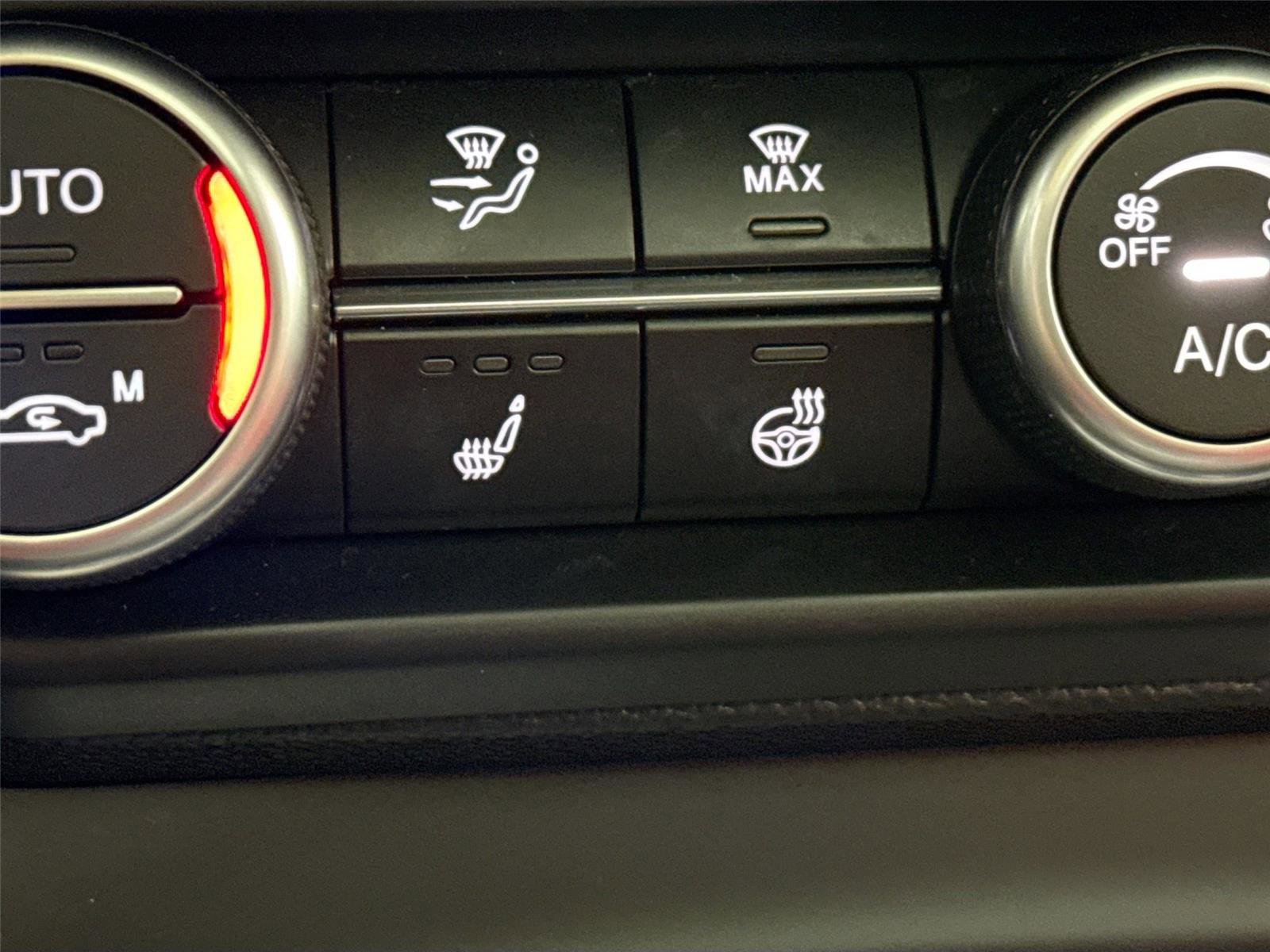 Used 2024 Alfa Romeo Stelvio Veloce image 8