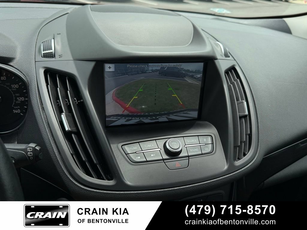Used 2019 Ford Escape SE FWD image 17