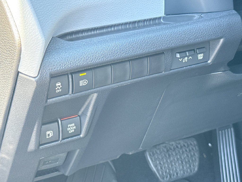 Certified 2026 Toyota Sienna XLE FWD image 30
