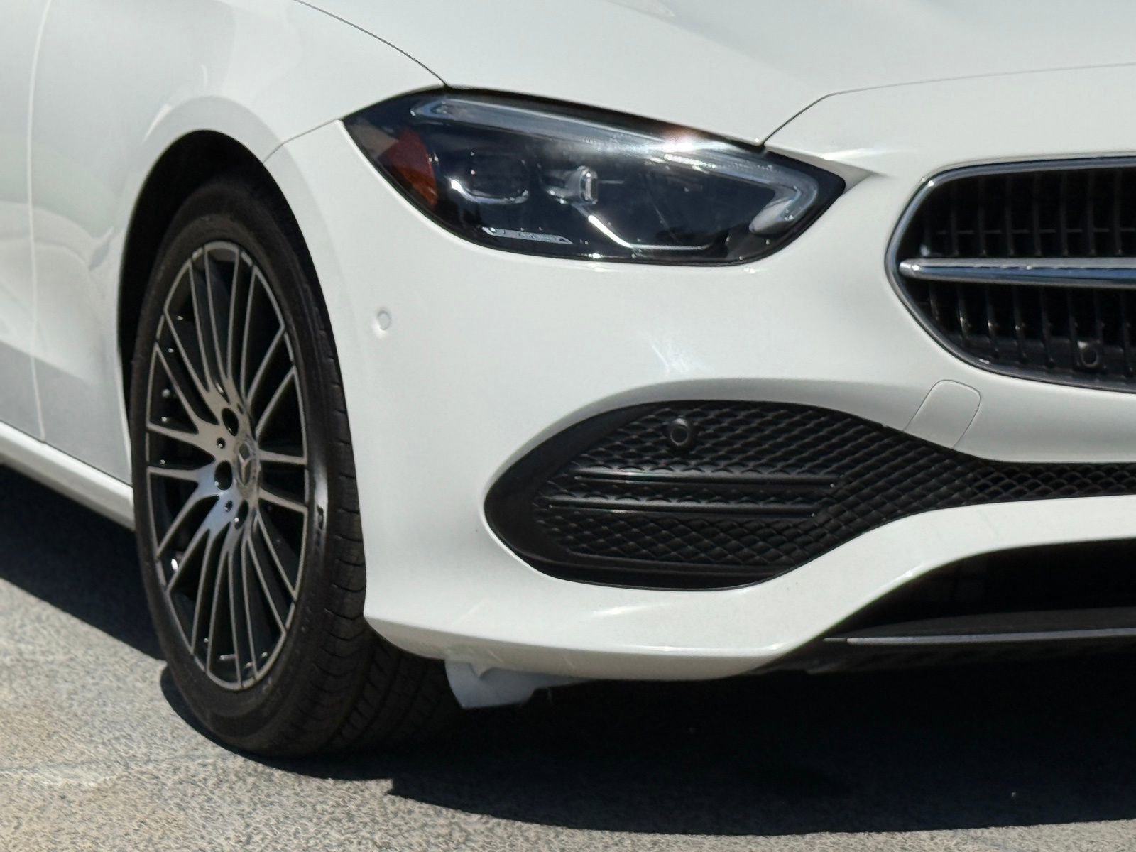 Used 2024 Mercedes-Benz C 300 Sedan image 9