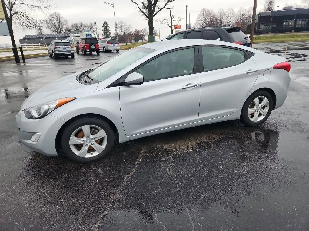 Used 2012 Hyundai Elantra GLS w/ Preferred Pkg 3 image 2