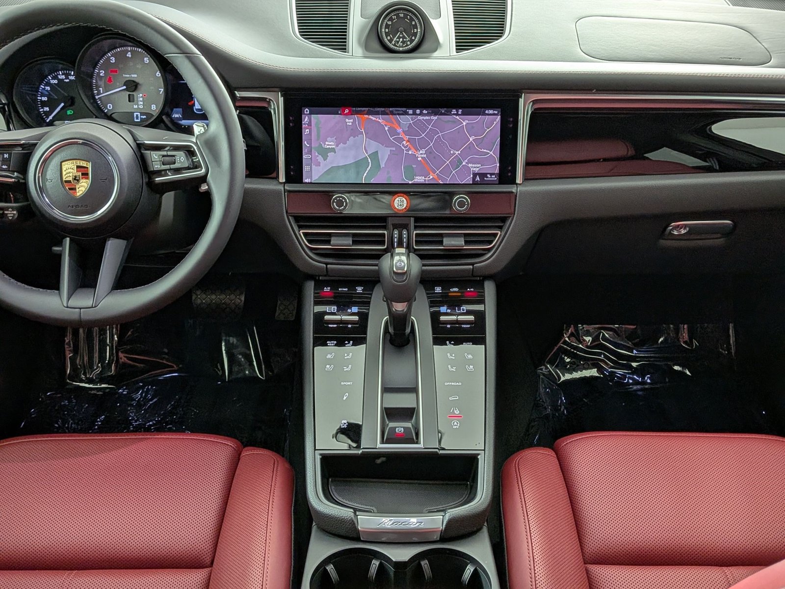 Certified 2025 Porsche Macan S AWD/4WD image 20
