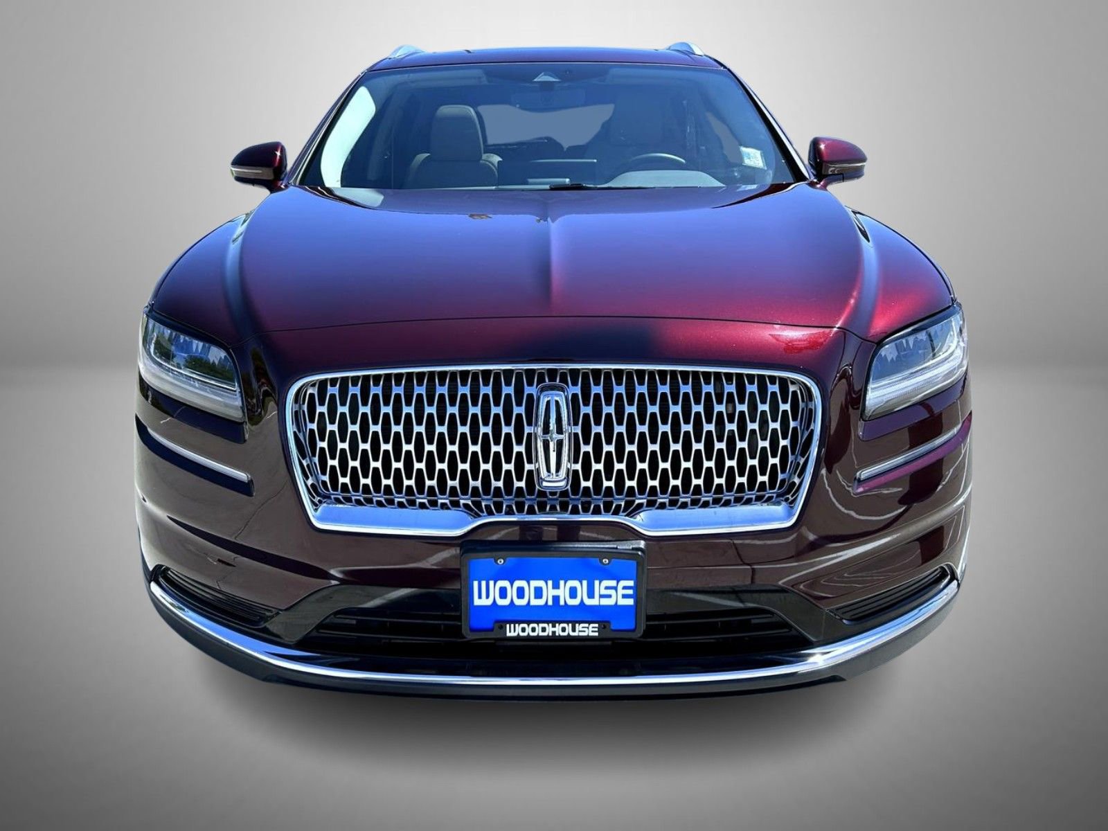 Used 2023 Lincoln Nautilus Reserve w/ Cargo Utility Package AWD/4WD image 2