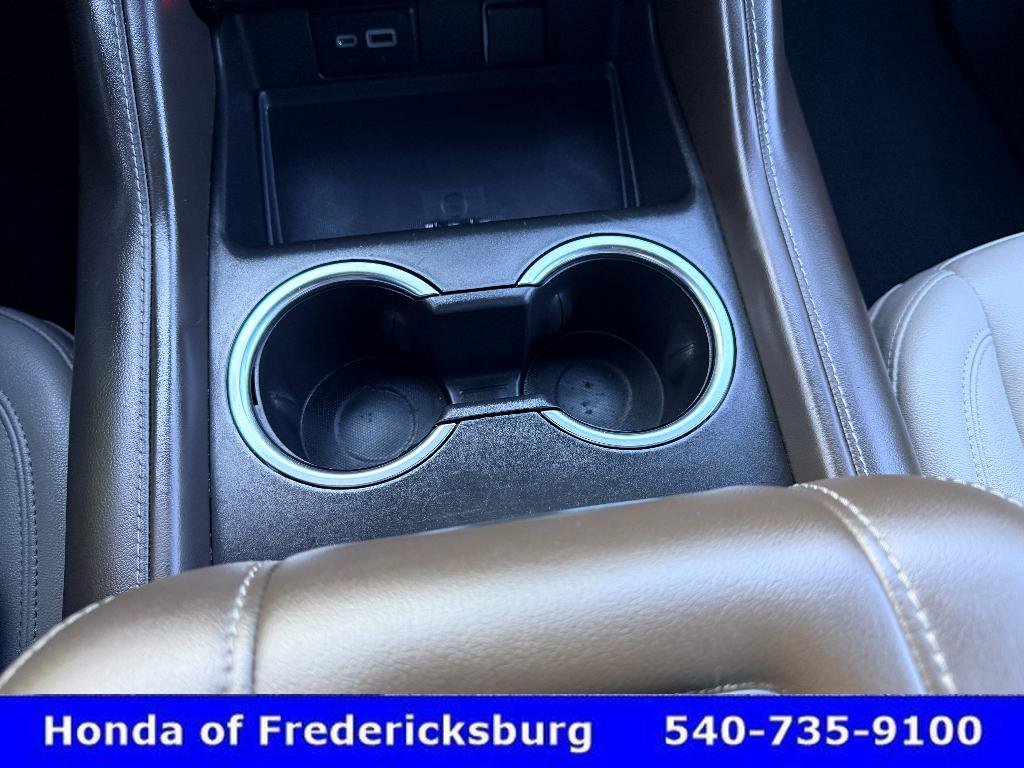 Used 2022 Chevrolet Suburban LT w/ Luxury Package image 26