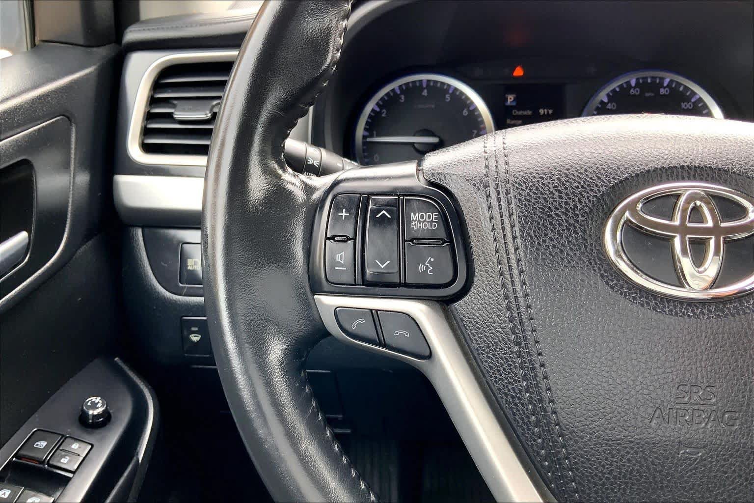 Used 2018 Toyota Highlander SE AWD/4WD image 24
