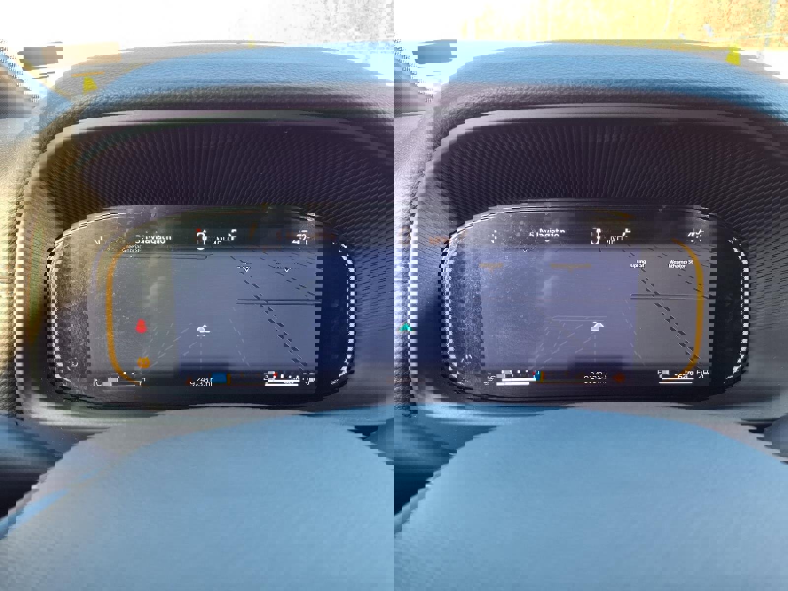 Certified 2024 Jeep Wagoneer L Series III w/ Flexible Seating Group image 18