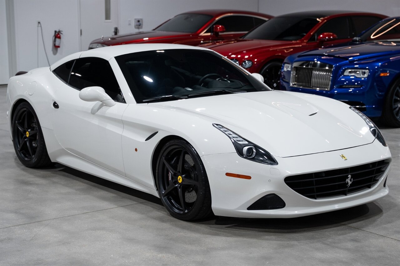 Used 2016 Ferrari California T RWD image 14
