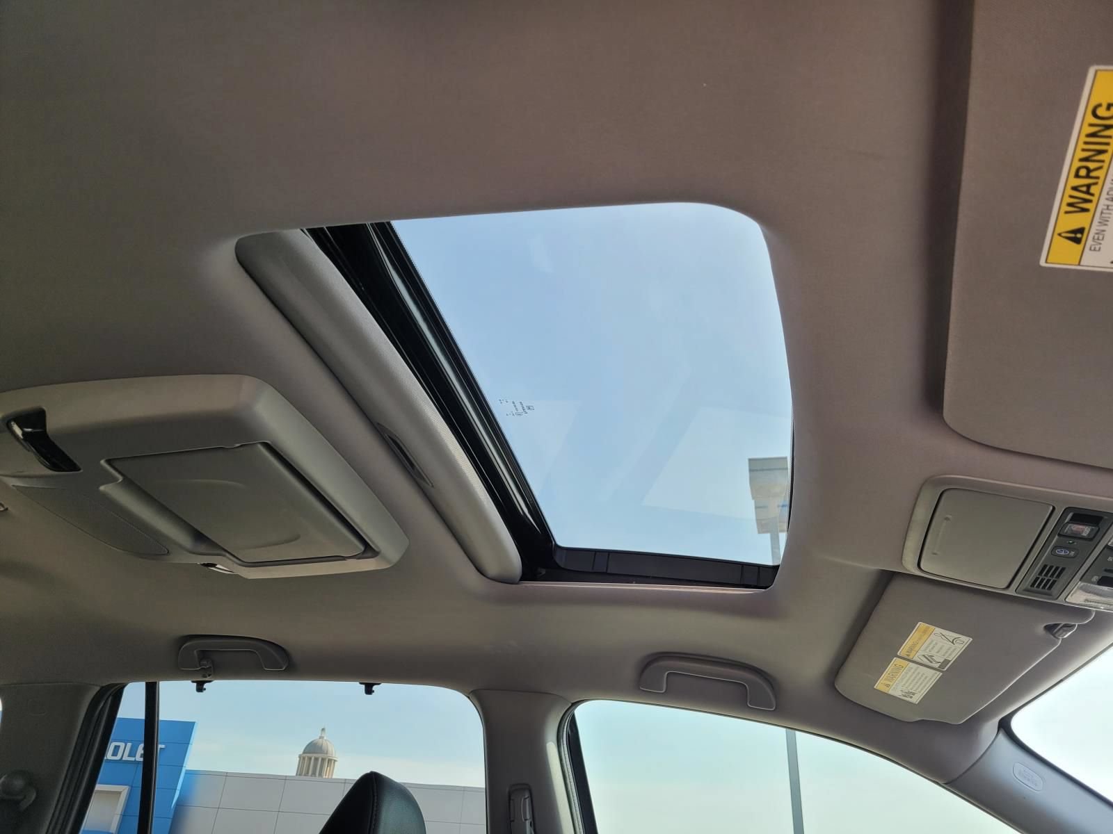 Used 2022 Honda Pilot Touring image 11