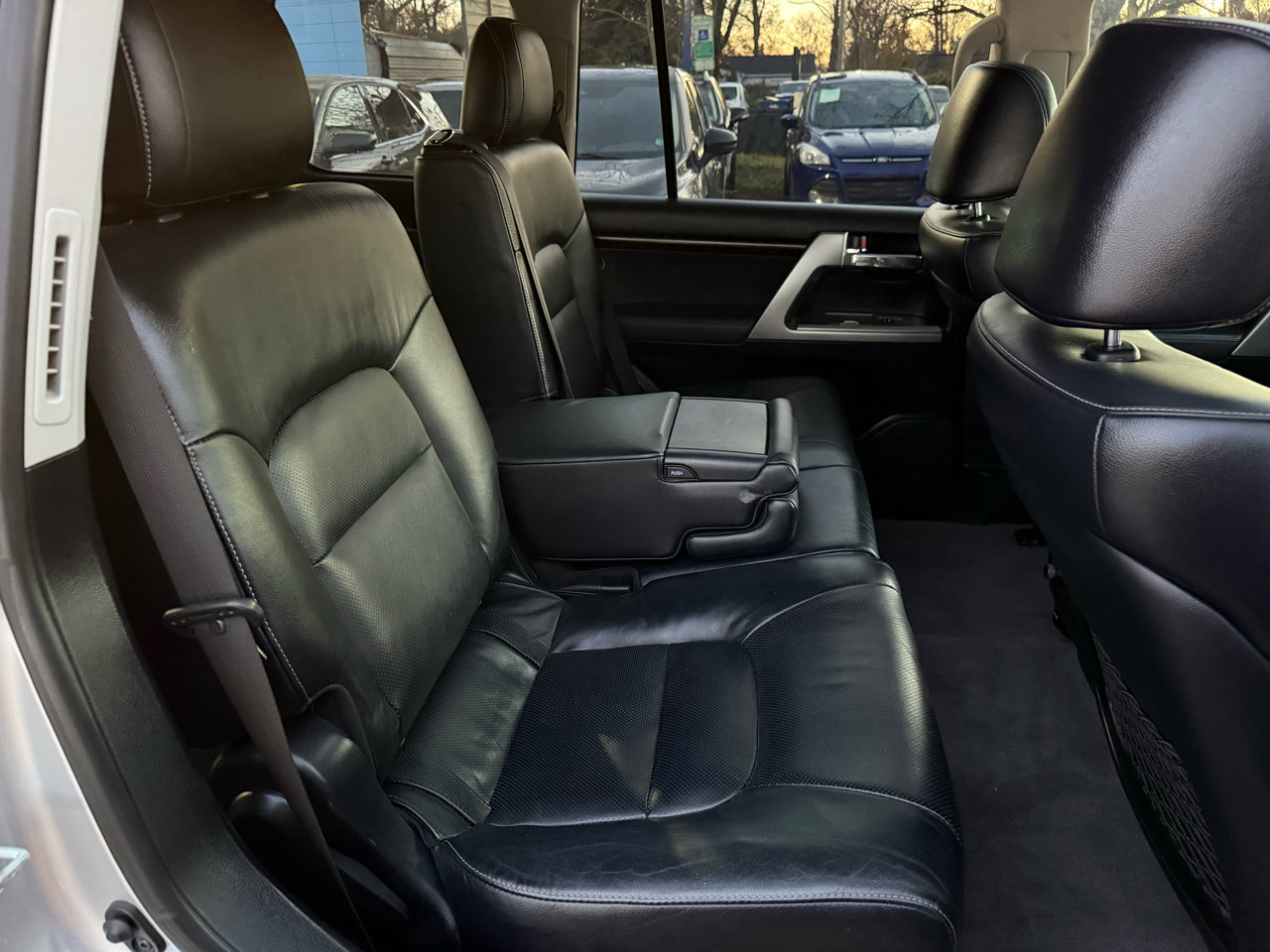 Used 2013 Toyota Land Cruiser image 29