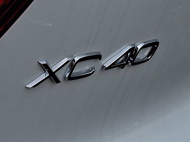 New 2026 Volvo XC40 B5 Plus w/ Protection Package Premier AWD/4WD image 10
