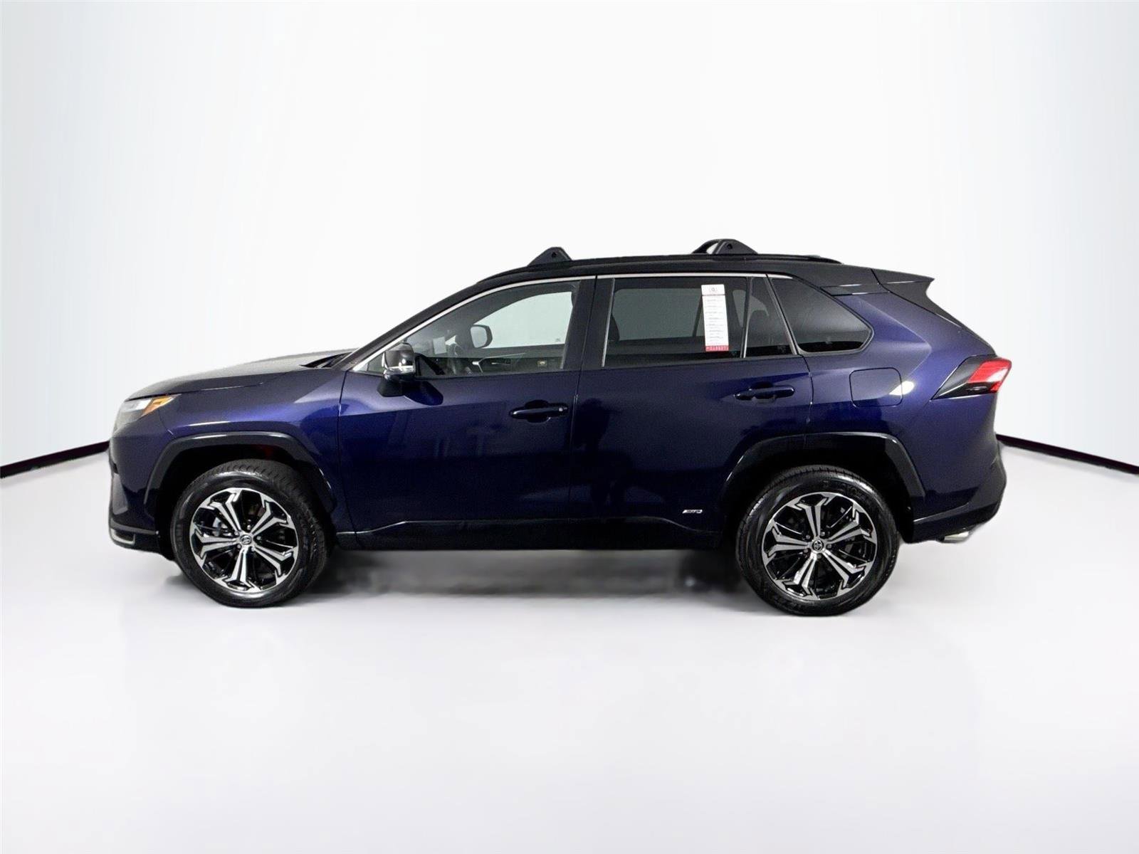 Used 2025 Toyota RAV4 XSE w/ Weather Package AWD/4WD image 17